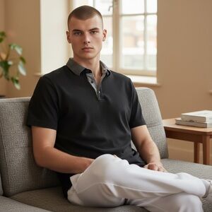 MICHAEL KORS Polo. Size Large